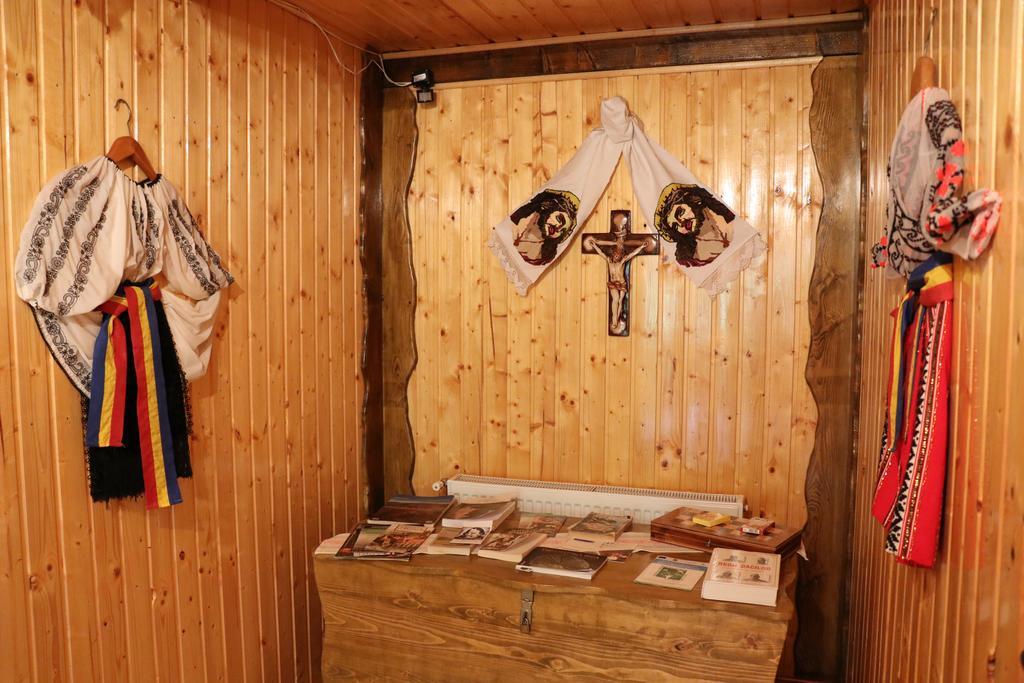 ホテル Casa Bunicii Costeşti エクステリア 写真